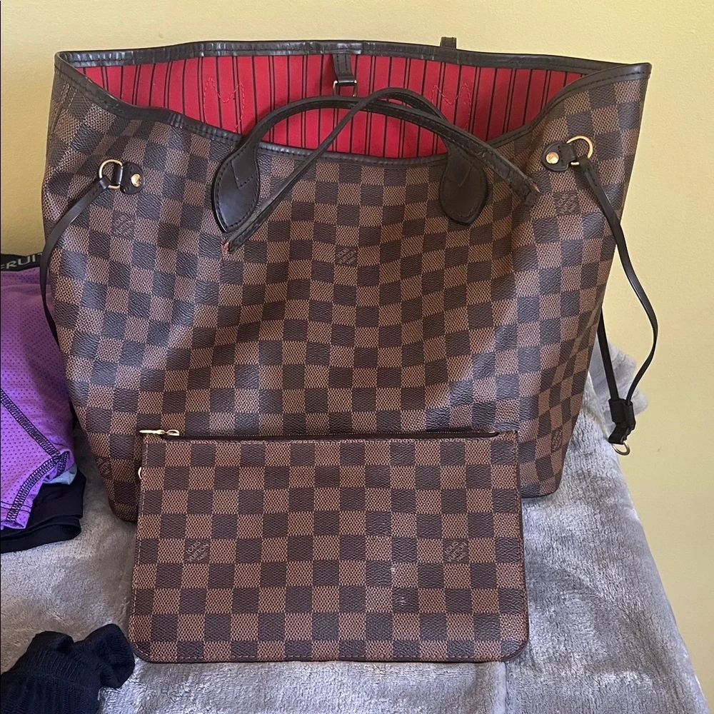 Louis Vuitton Brown Checkered Tote with Red Lining - Picture 1 of 1